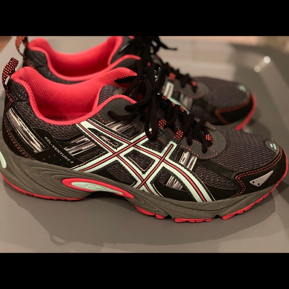 ASICS - Picture 5 of 5